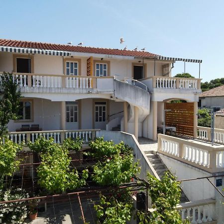 Rasin Apartments Pakoštane Exteriör bild