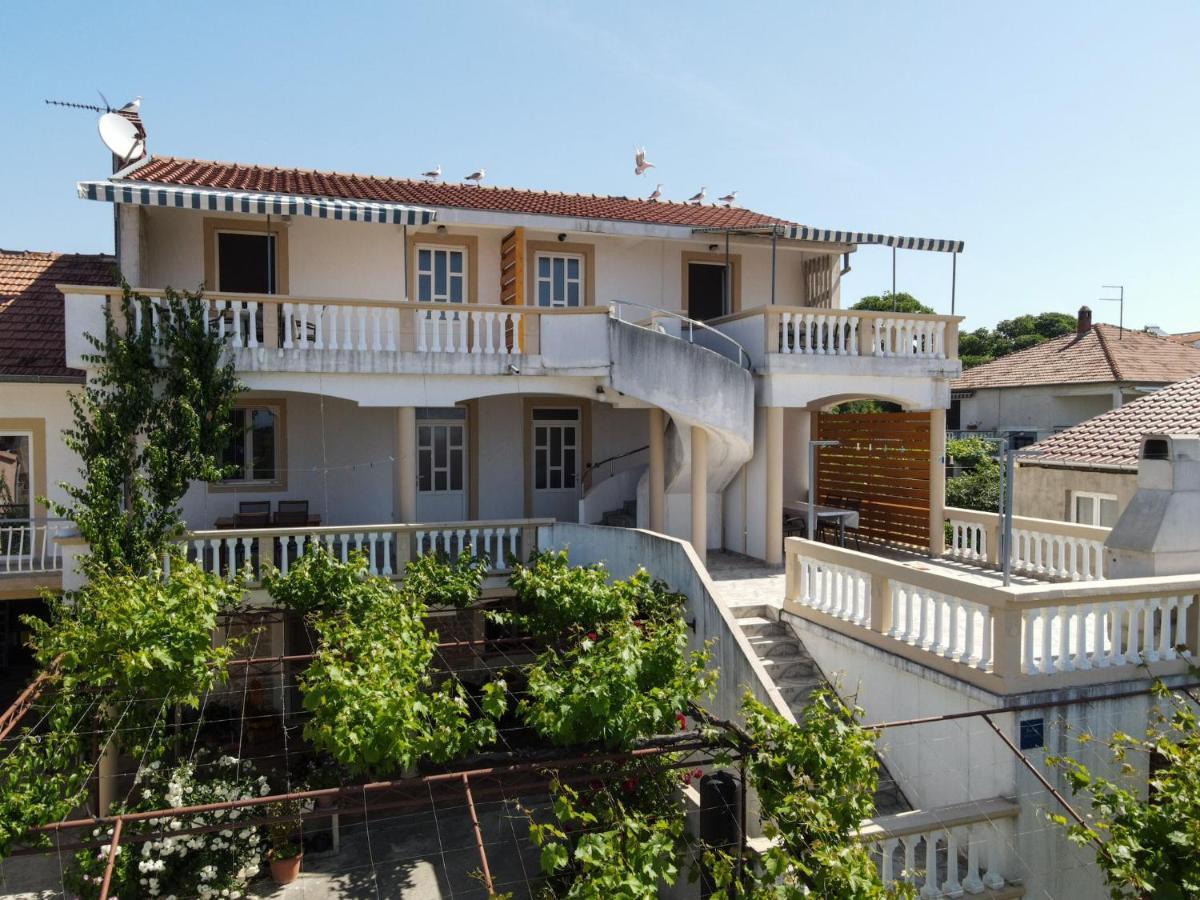 Rasin Apartments Pakoštane Exteriör bild