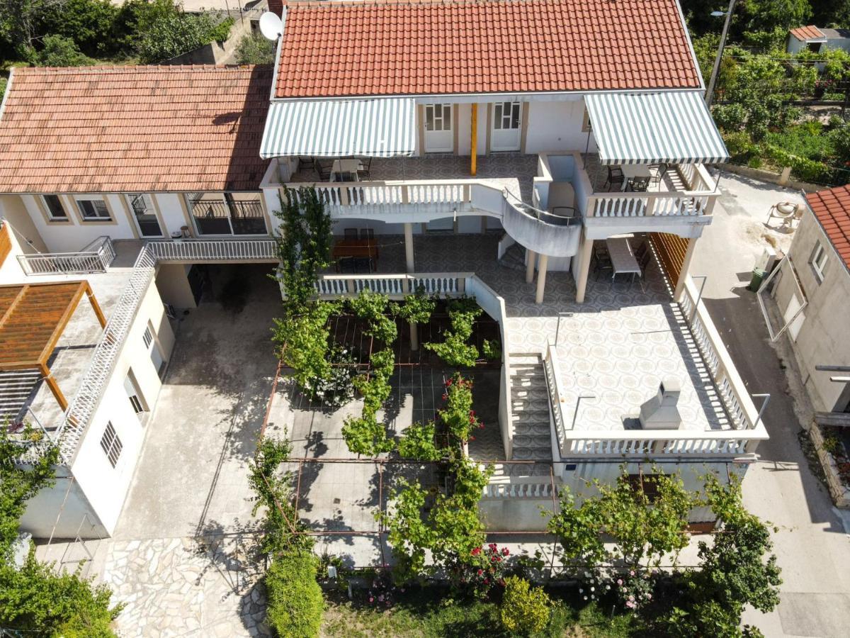 Rasin Apartments Pakoštane Exteriör bild
