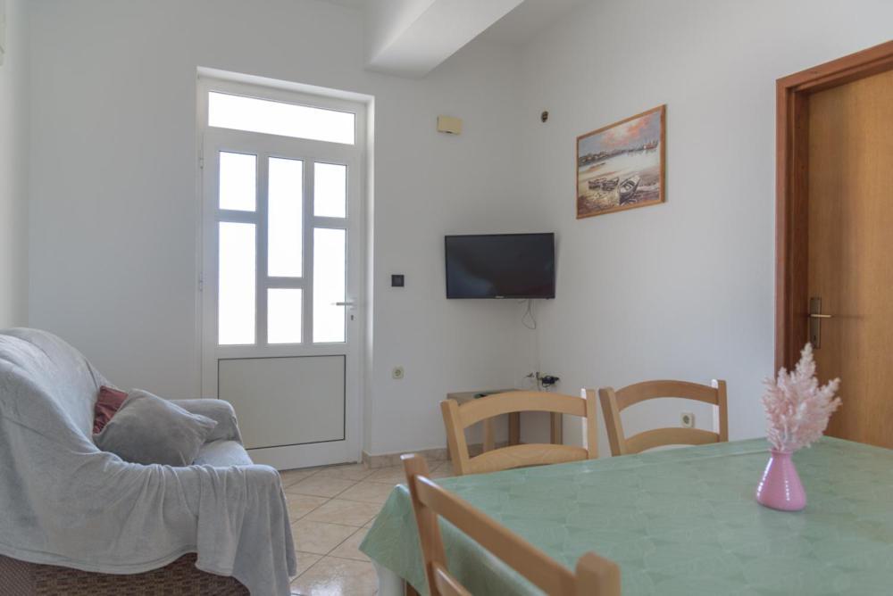 Rasin Apartments Pakoštane Exteriör bild