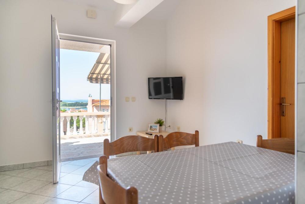 Rasin Apartments Pakoštane Exteriör bild