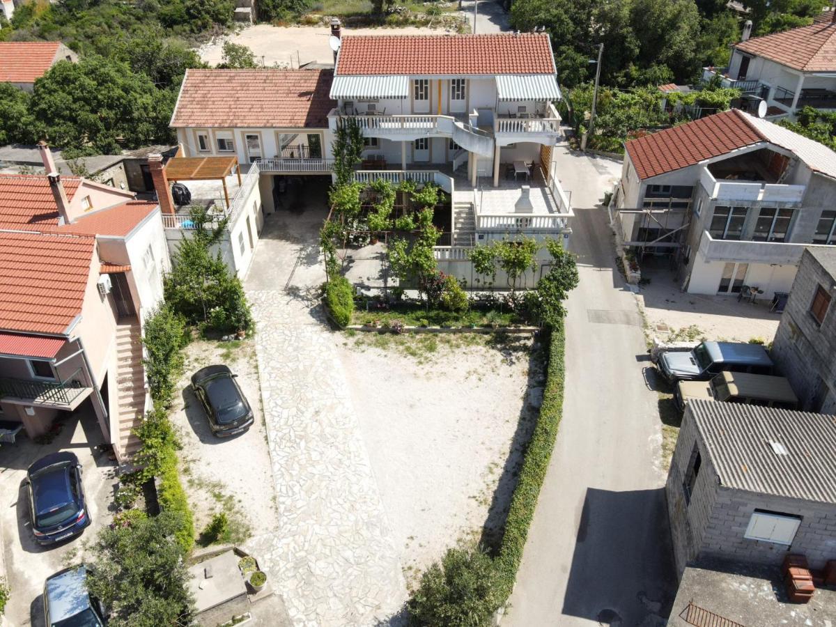 Rasin Apartments Pakoštane Exteriör bild